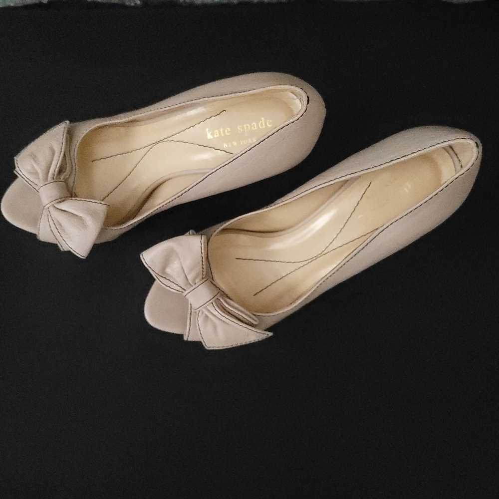 Kate Spade Cream Off White Leather Bow Pumps Heels SIZE 7 AUTHENTICATED - Picture 3 of 12